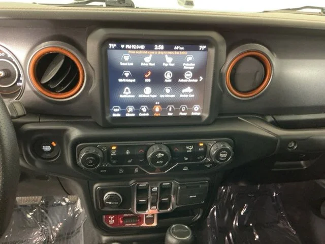 Used 2023 Silver Jeep Mojave image 18