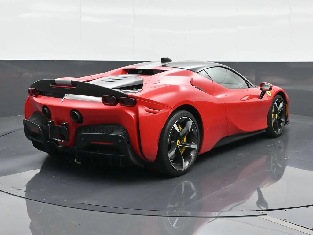 Used 2021  Ferrari Base image 5
