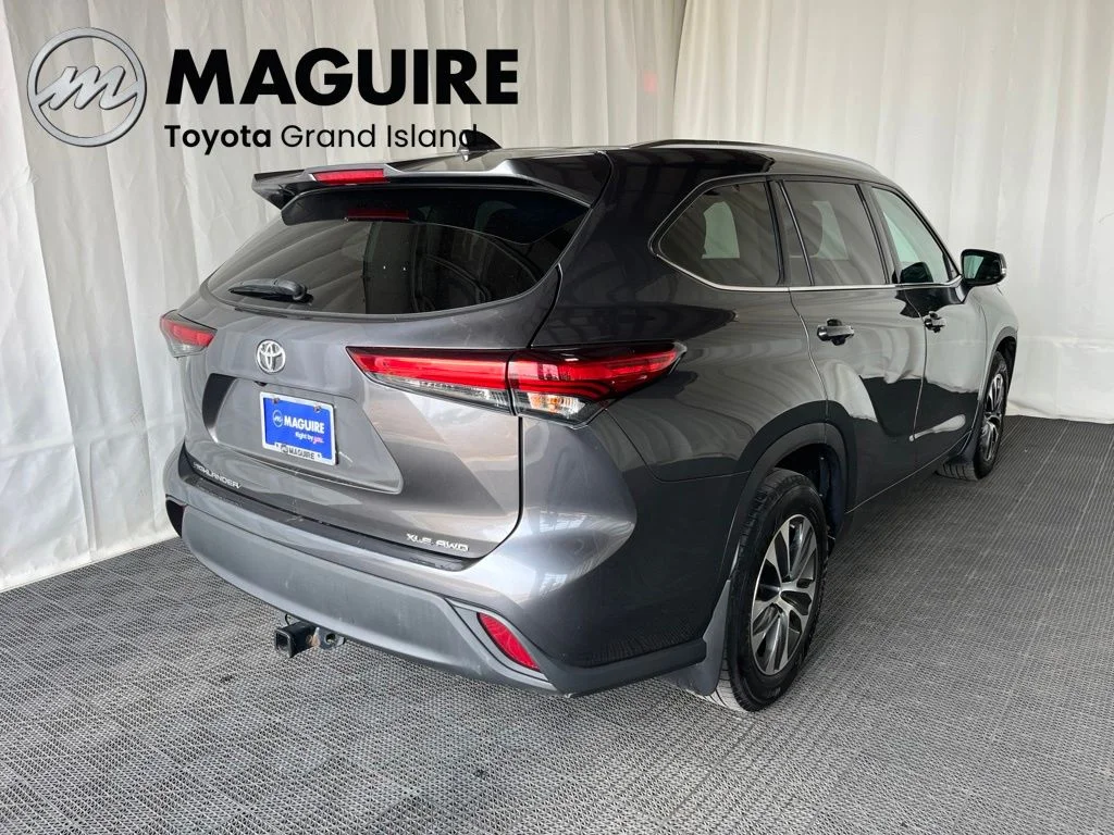 Used 2020 Gray Toyota XLE image 32