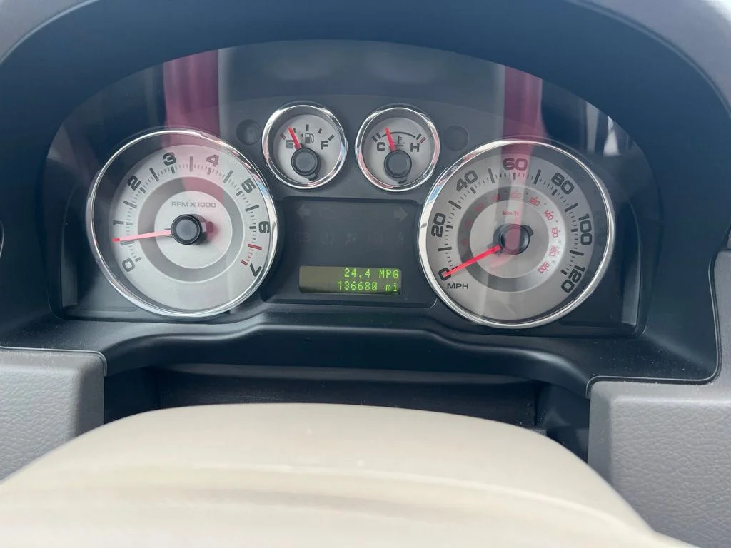 Used 2010 White Ford Limited image 12