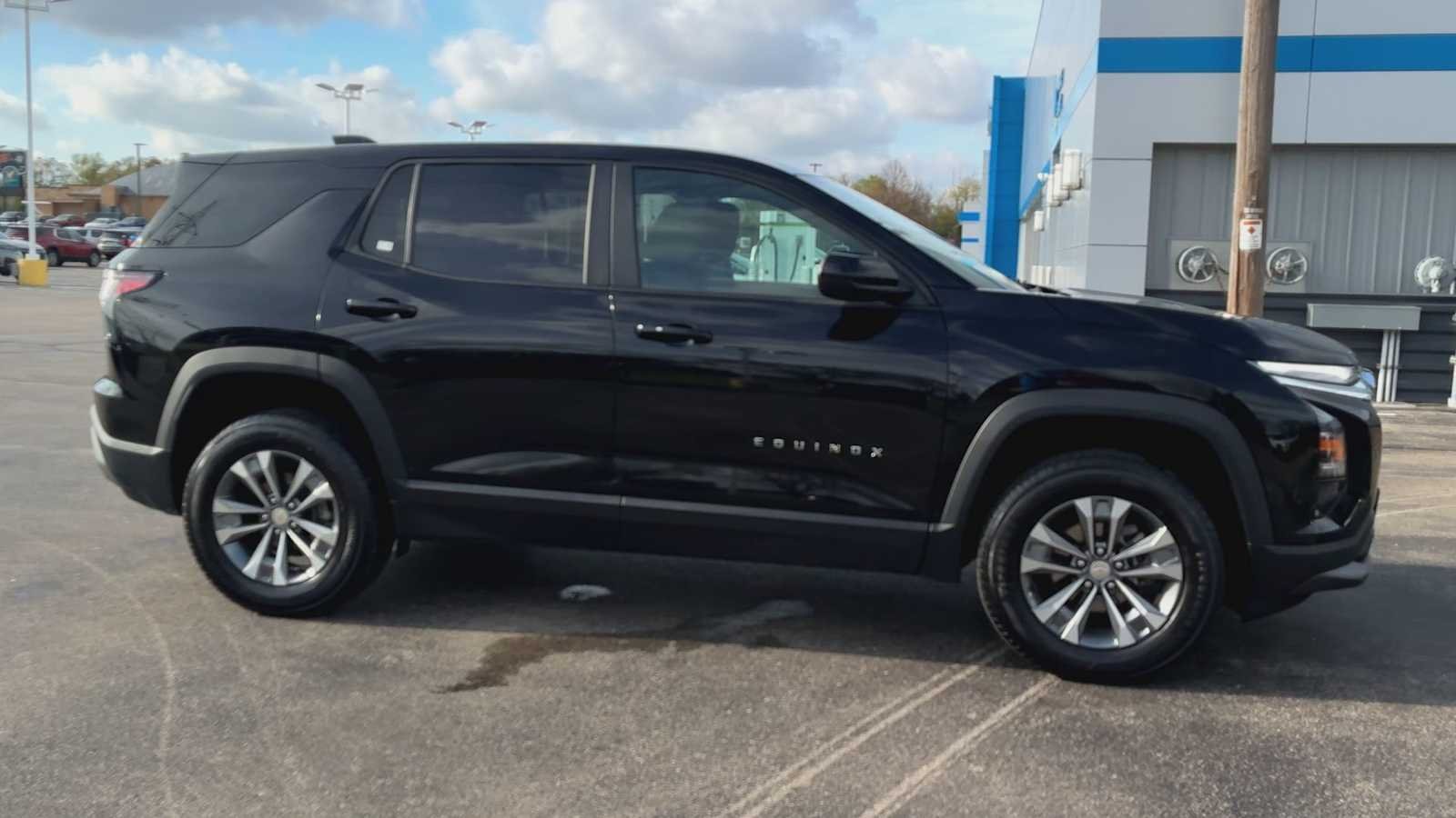 2025 Chevrolet Equinox LT - Photo 9