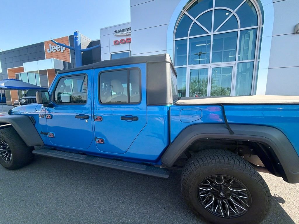 Used 2022 Blue Jeep Sport image 20