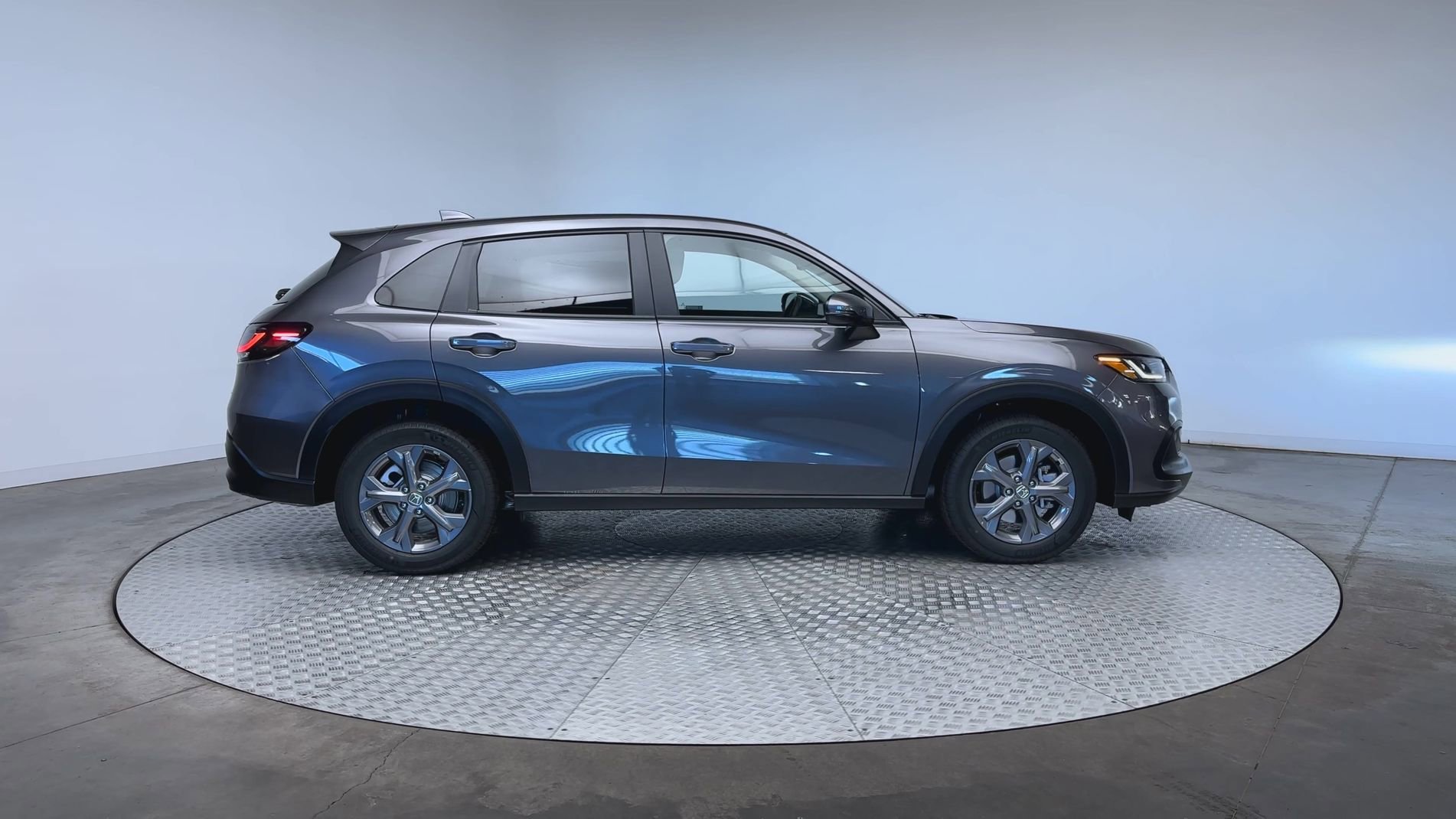 New 2026 Modern Steel Metallic Honda LX image 9
