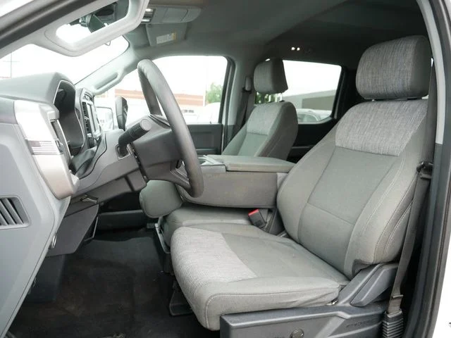 Used 2023 Oxford White Ford XLT image 15