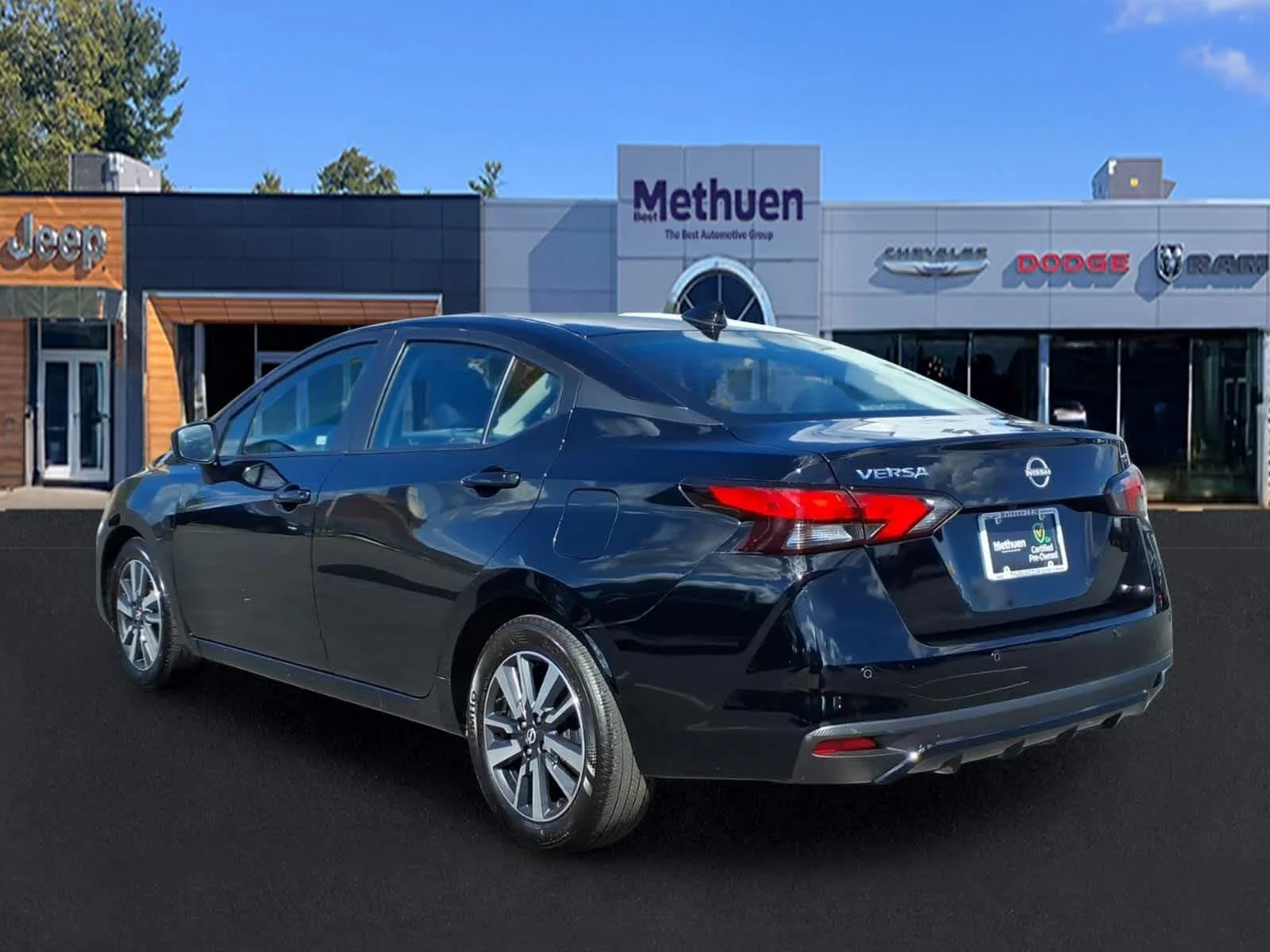 Used 2024 Super Black Nissan SV image 7