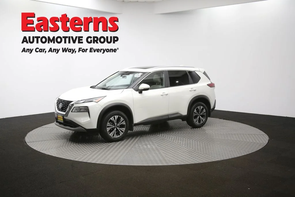 Used 2022 White Nissan SV image 58