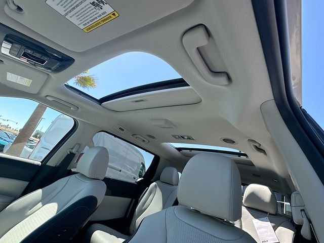 New 2026 Ceramic Silver Kia SX Prestige image 23