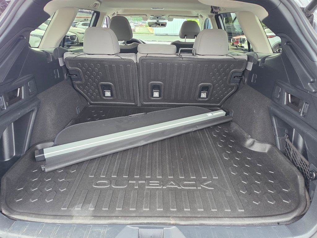 Used 2020 Ice Silver Metallic Subaru Premium image 4