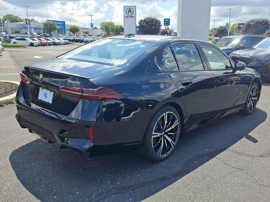 New 2027 Carbon Black Metallic BMW 550e xDrive image 4