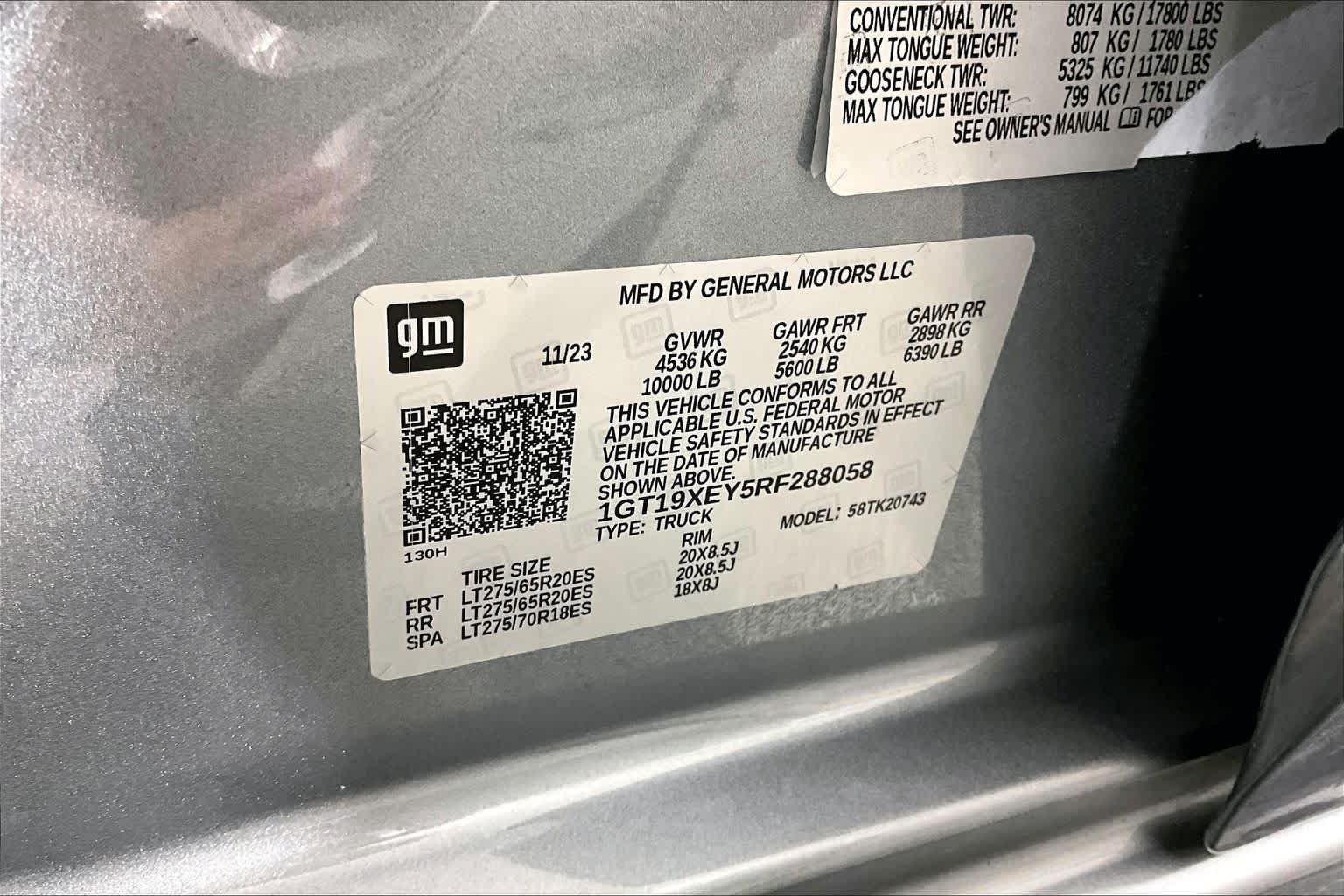 Used 2024 Sterling Metallic GMC Denali Ultimate image 34