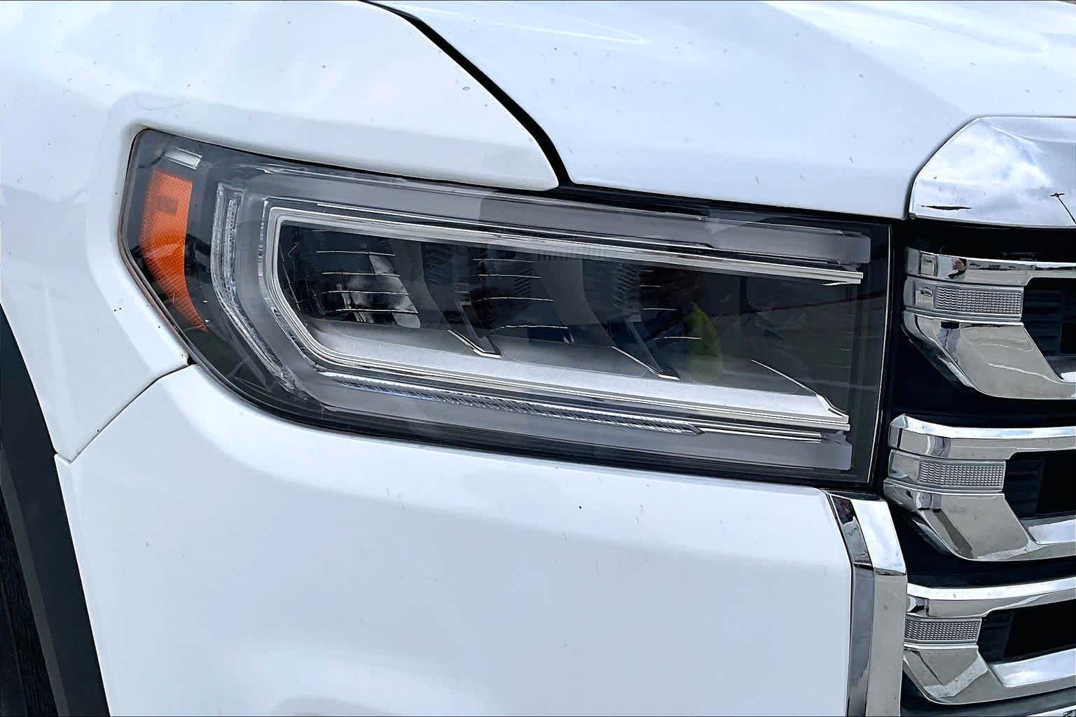Used 2023 Summit White GMC SLT image 52