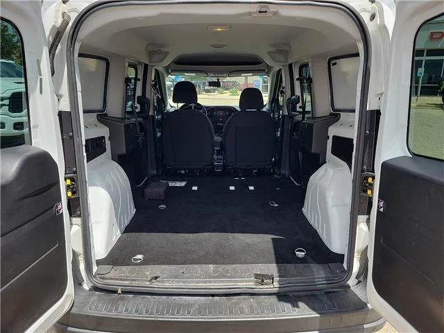 Used 2021 White RAM  image 8