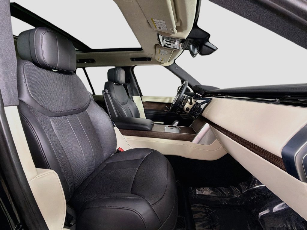 Certified Used 2024 Black Land Rover SE image 30