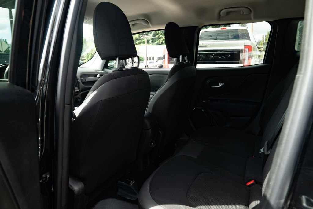 Used 2019 Black Clearcoat Jeep Latitude image 21