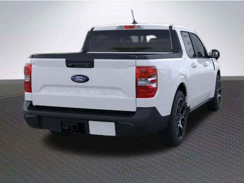 New 2026 Oxford White Ford Lariat® image 8