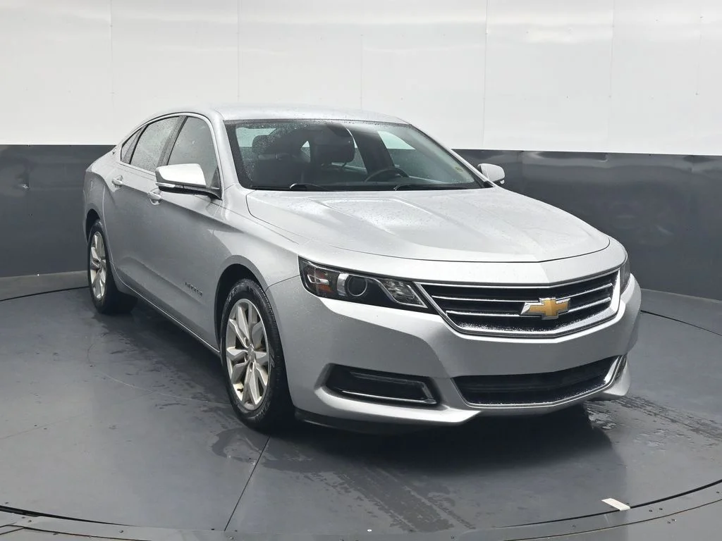 Used 2020 Silver Chevrolet LT image 2