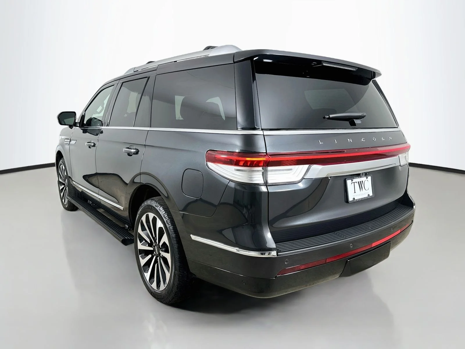 Used 2023 Gray Lincoln  image 7