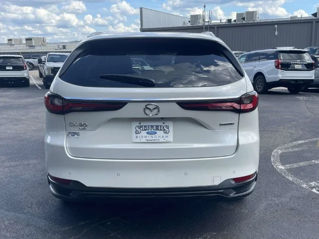 Certified Used 2025 White Mazda 3.3 Turbo Preferred image 3