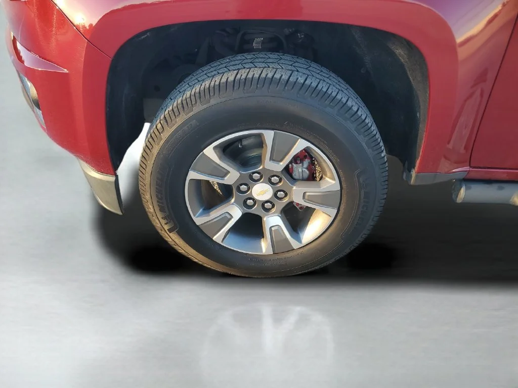 Used 2017 CAJUN RED TINTCOAT Chevrolet 4WD Z71 image 25