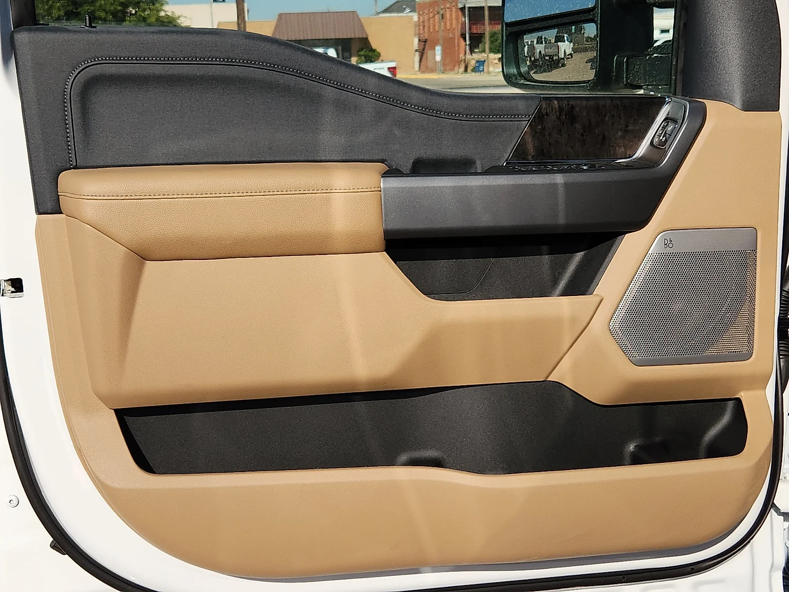 New 2026 Oxford White Ford Lariat image 14