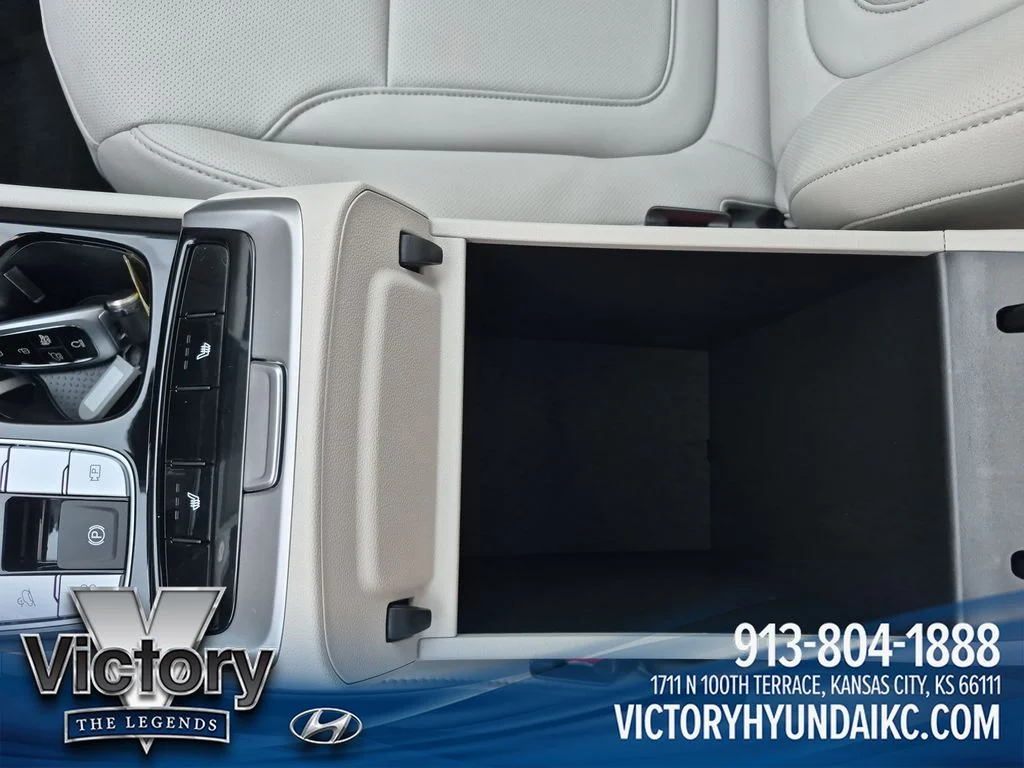Used 2024 Gray Hyundai SEL image 26