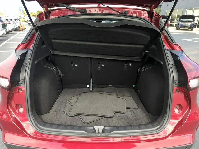 Used 2023 Red Nissan SR image 19