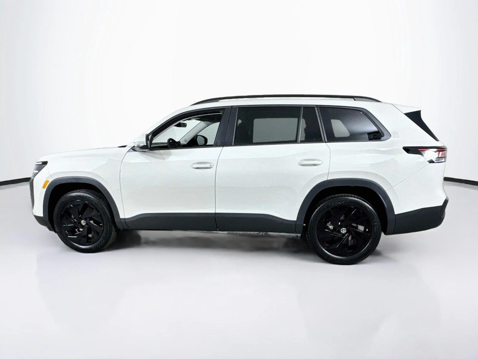 New 2027 Sandstone Volkswagen SE w/Technology image 3
