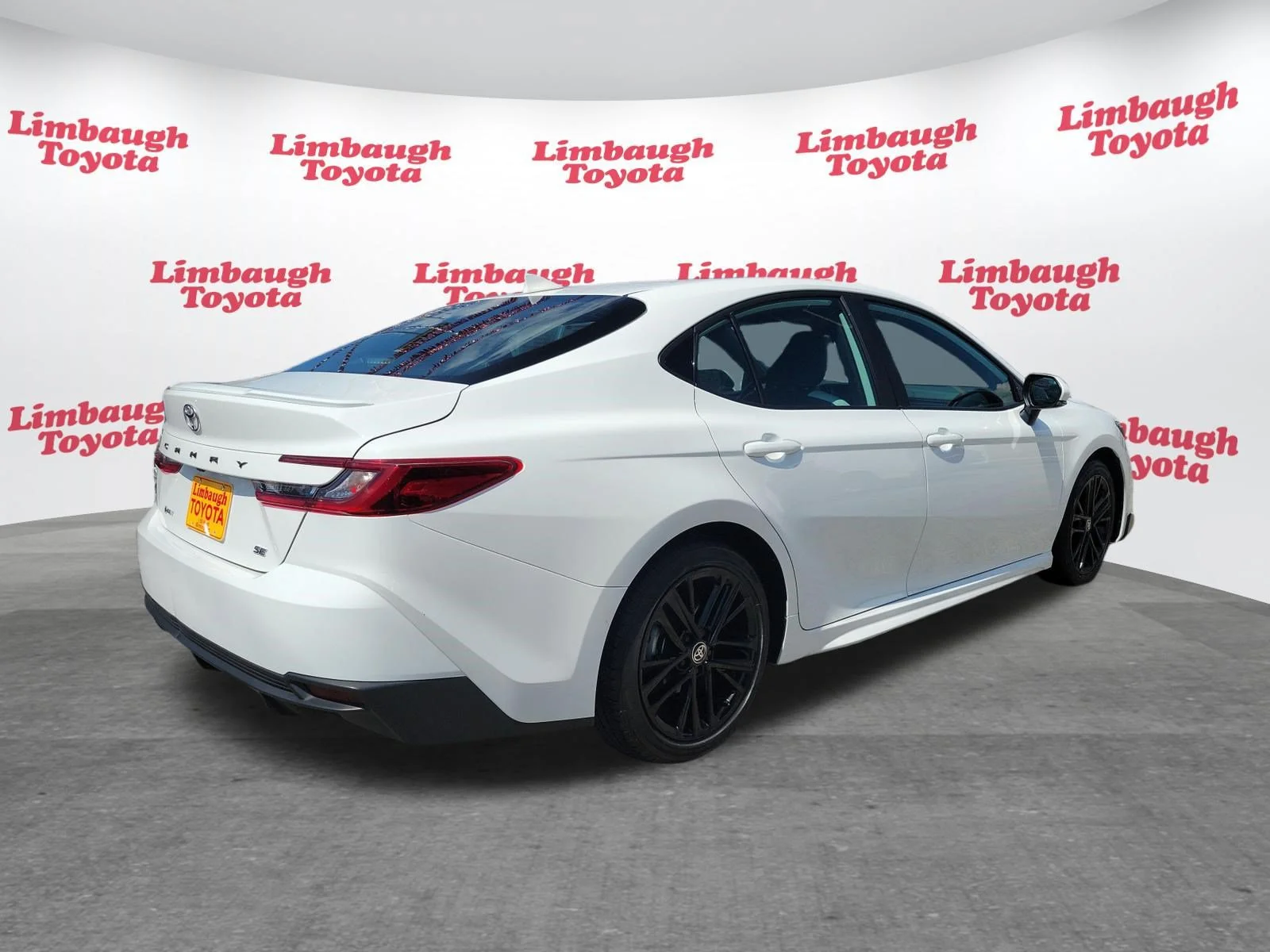 Used 2025 Ice Cap Toyota SE image 24