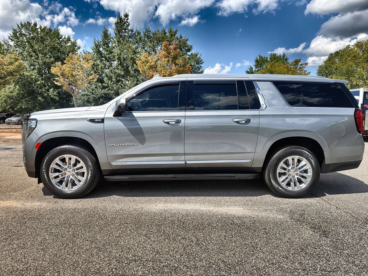Used 2024 Sterling Metallic GMC SLT image 5