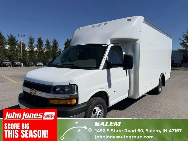 2026 Chevrolet Express Cutaway Base