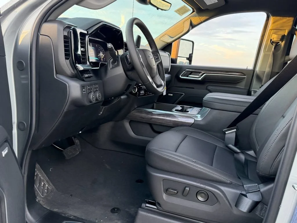 2026 Chevrolet Silverado 2500 HD LTZ - Photo 8