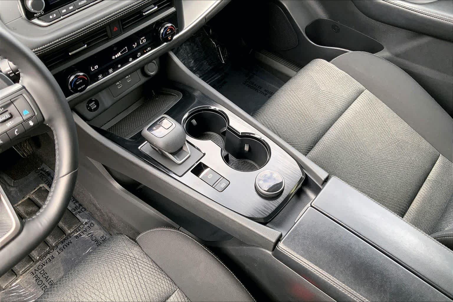 Used 2025 Brilliant Silver Metallic Nissan SV image 32
