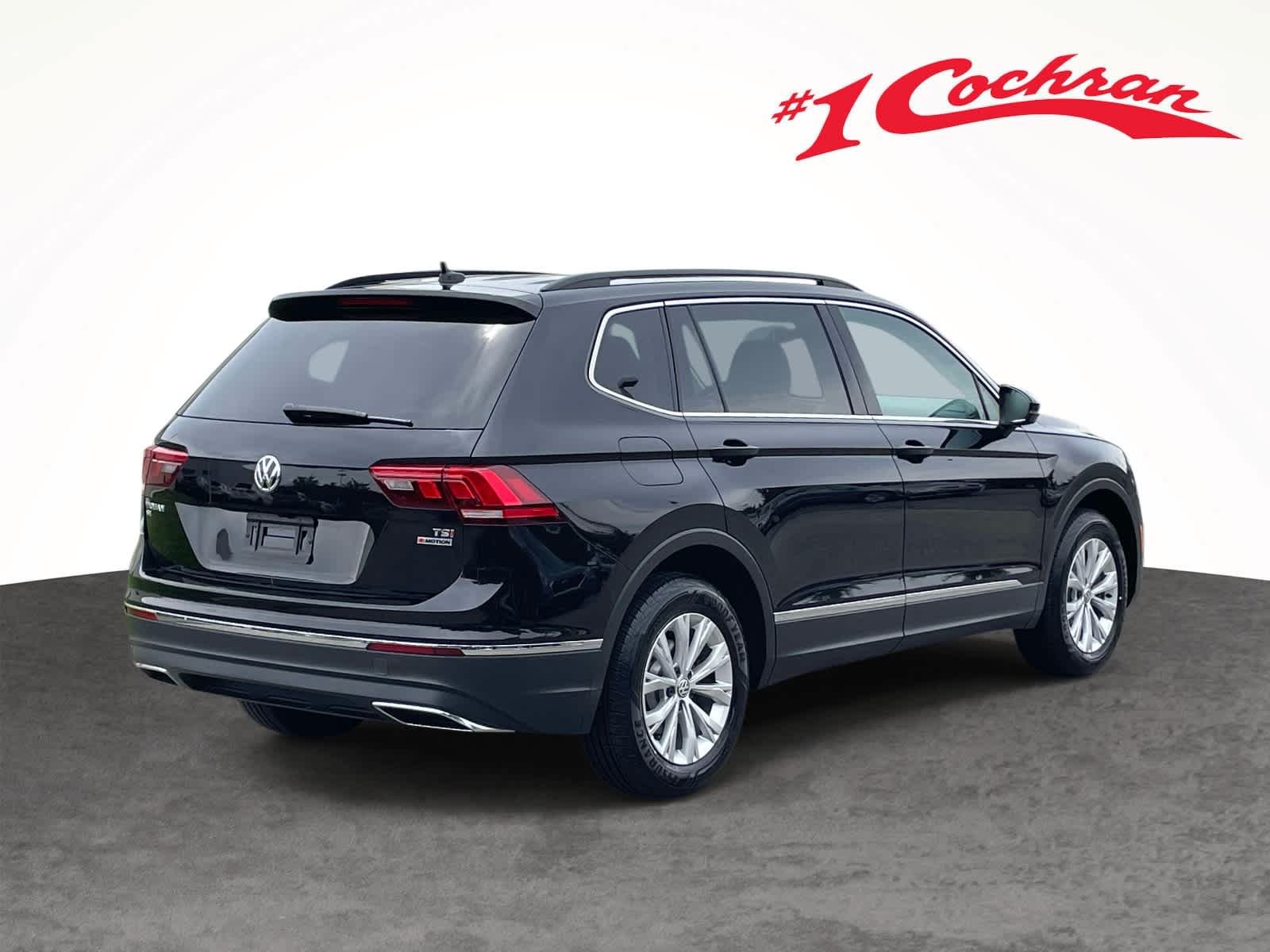 Used 2018 Deep Black Pearl Metallic Volkswagen SE image 7