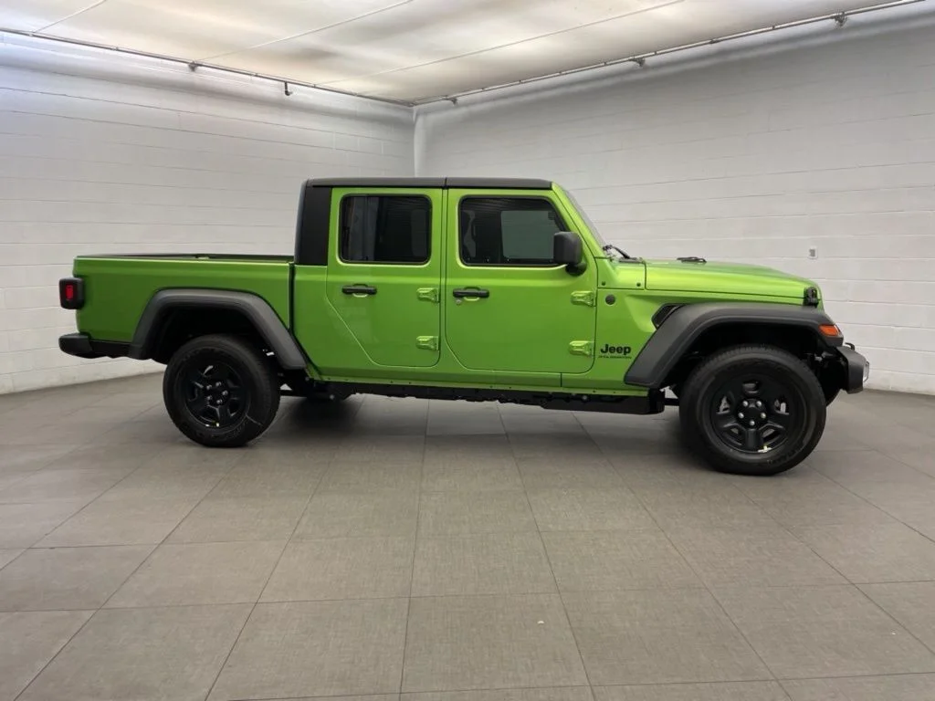 New 2026  Jeep Sport image 2