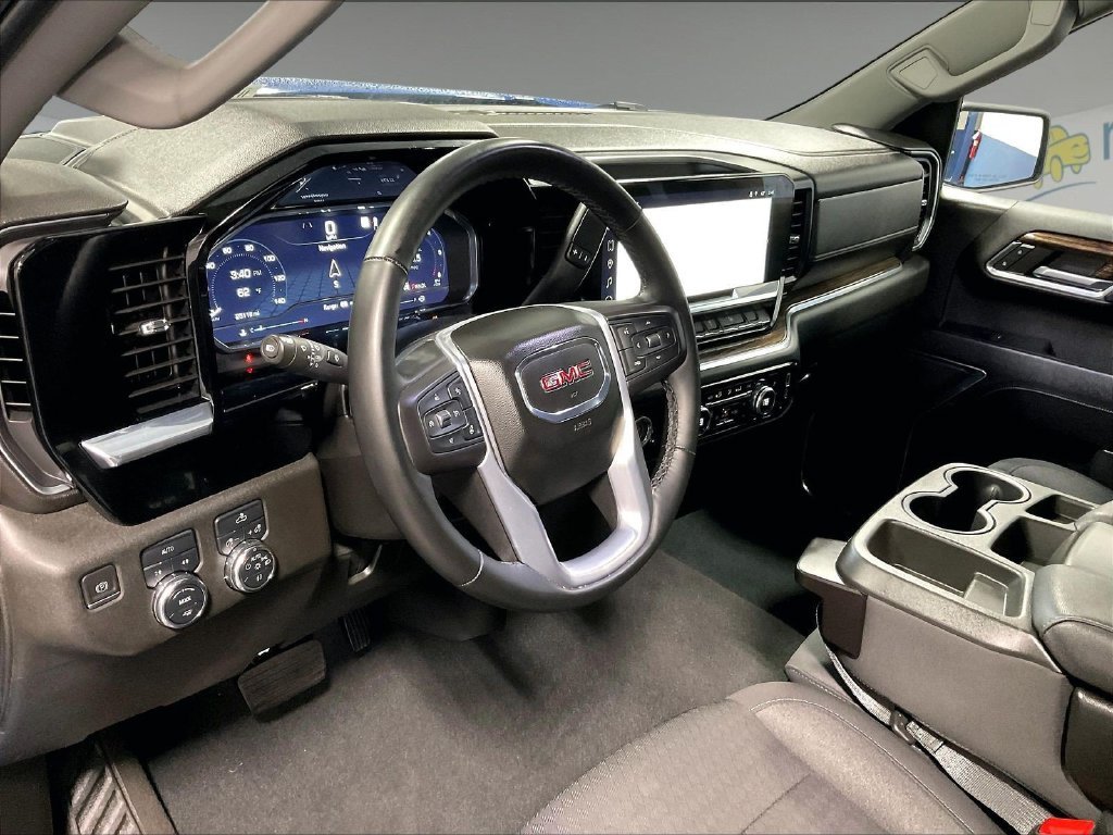 Used 2023 Blue GMC Elevation image 8