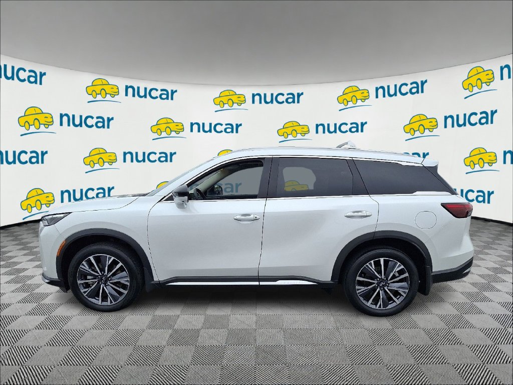 Used 2026 White INFINITI LUXE image 4