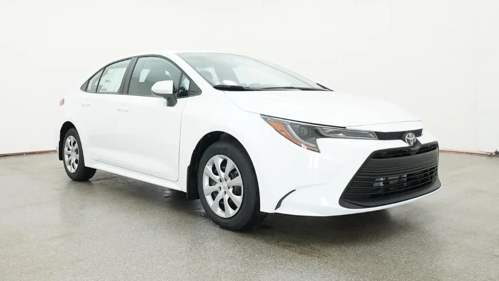 New 2026 Ice Cap Toyota LE image 17
