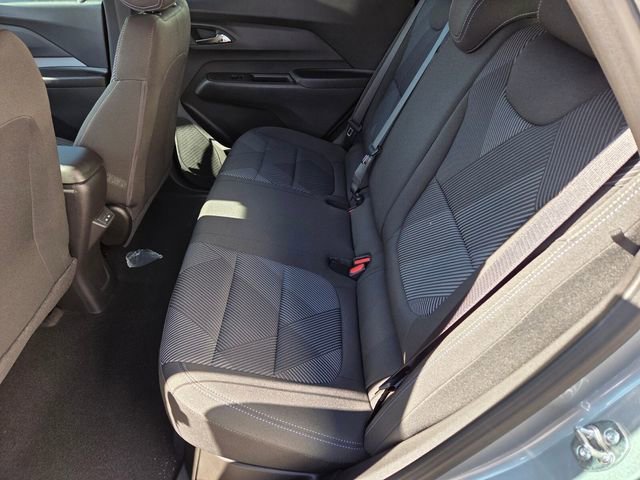 2027 Chevrolet Bolt LT - Photo 7
