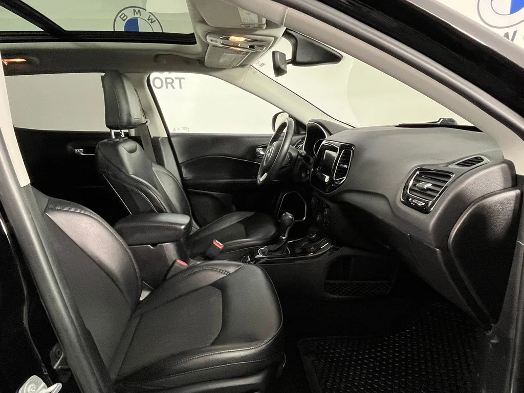 Used 2019 Black Jeep Latitude image 21