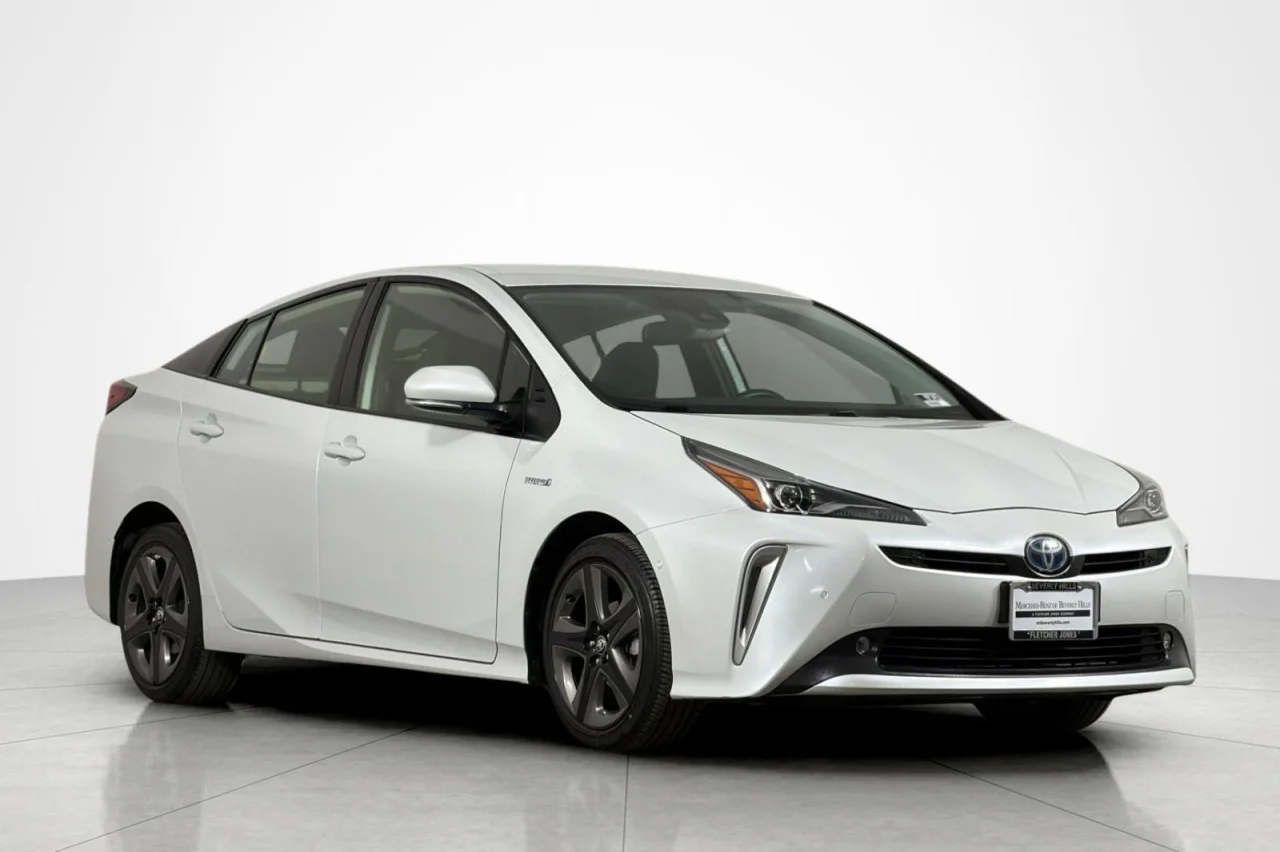 Used 2022 Wind Chill Pearl Toyota L Eco image 7