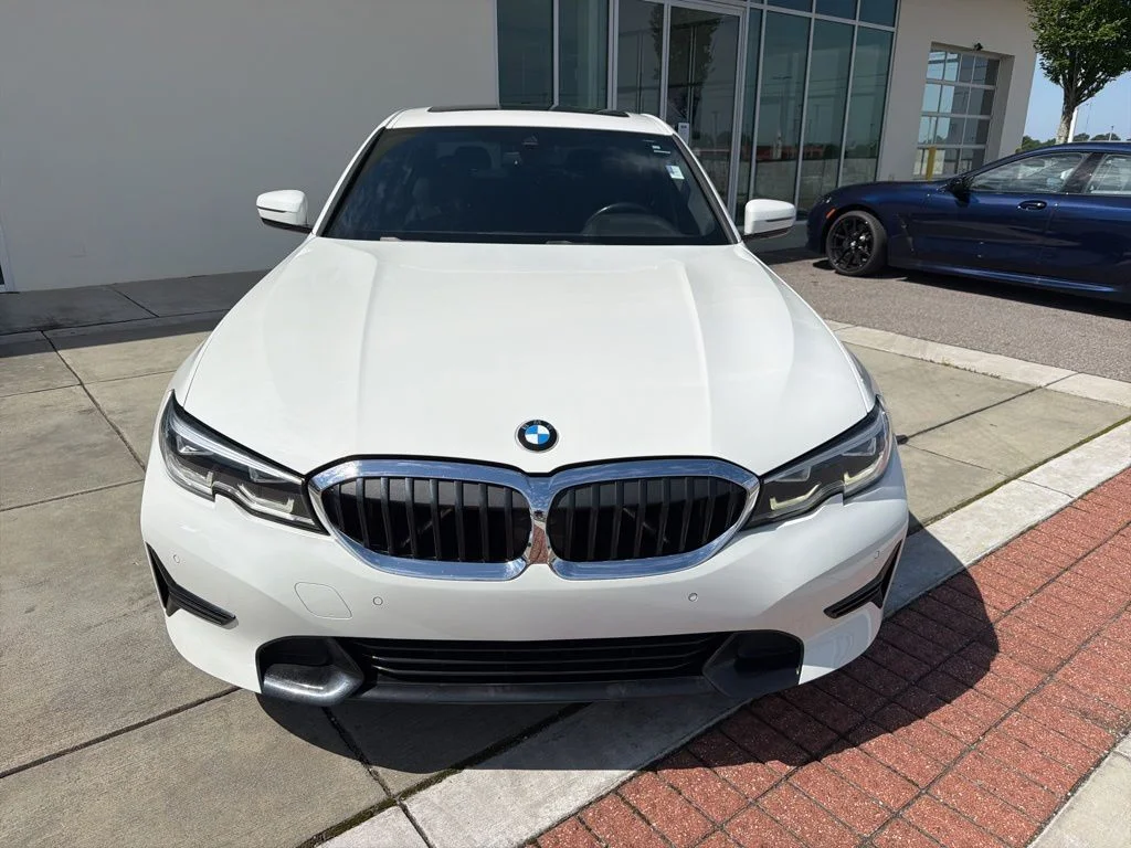 Used 2020 Alpine White BMW 330i image 2