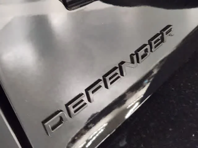 2026 Land Rover Defender V8 - Photo 13