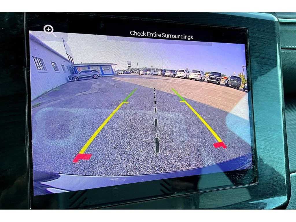 Used 2025  Jeep Altitude image 14