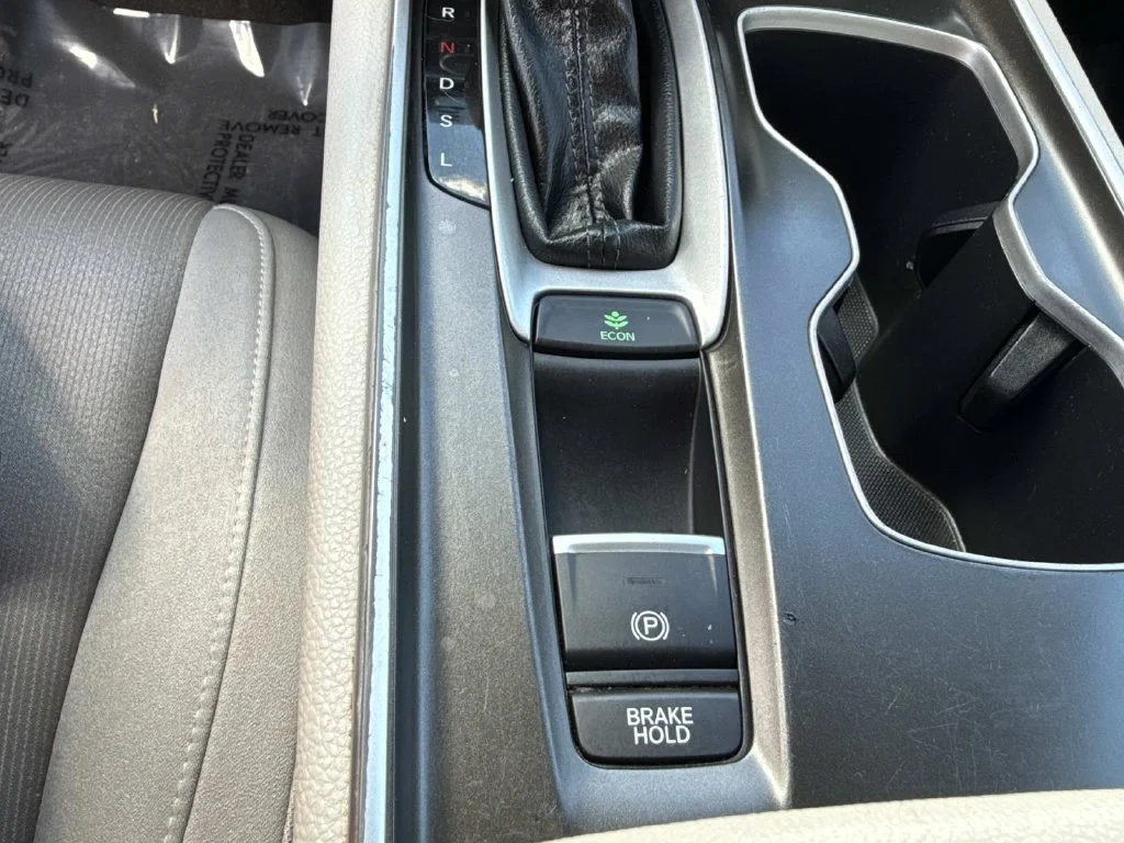 Used 2020  Honda LX image 31