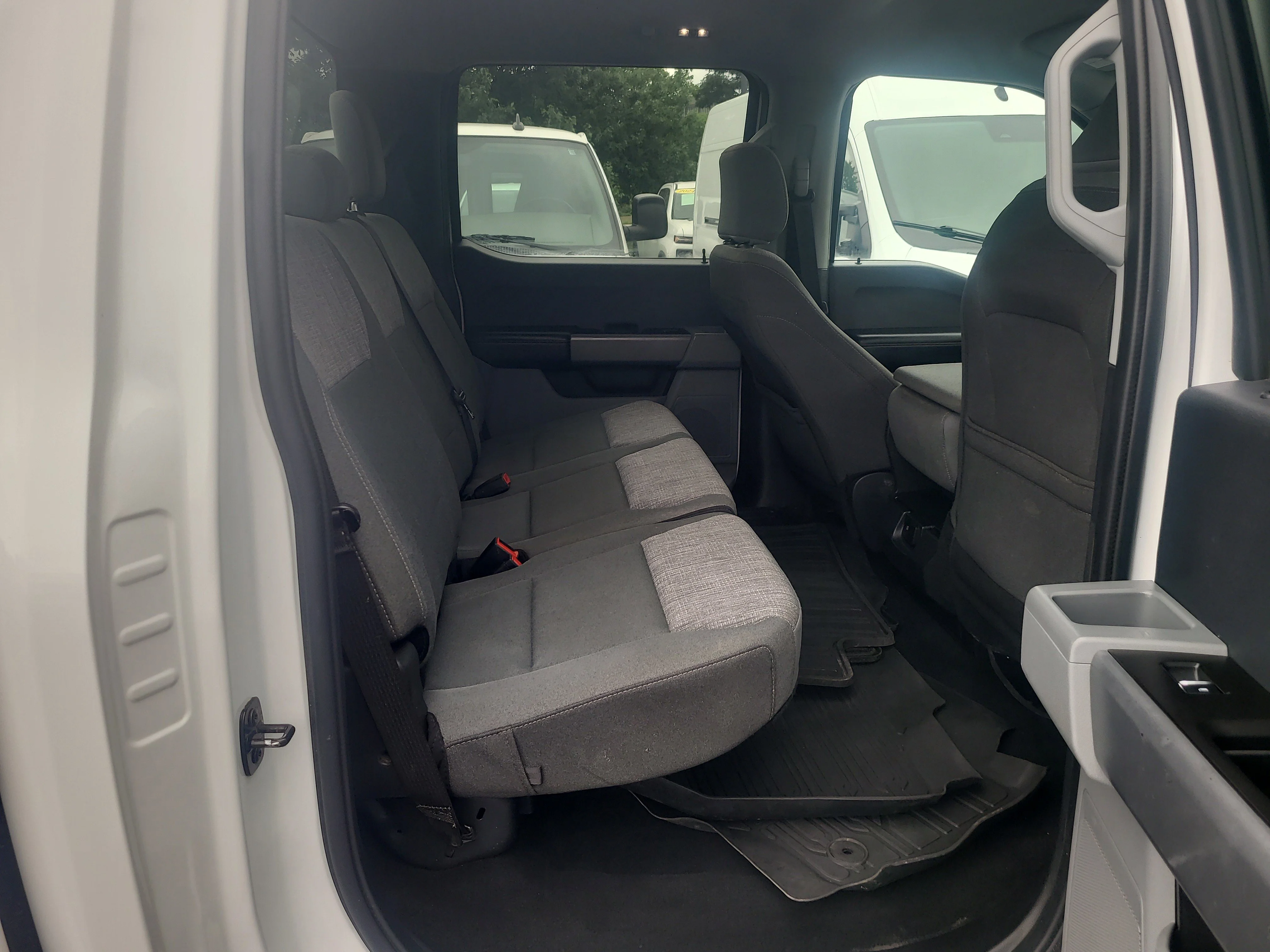 Used 2024 Oxford White Ford XLT image 13