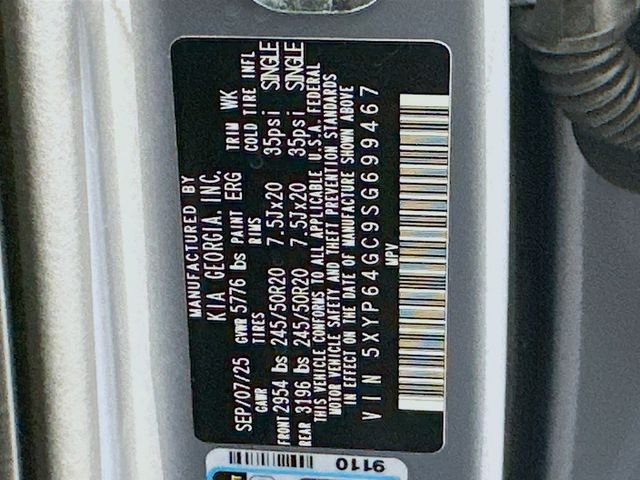 Used 2025 Silver Kia S image 31