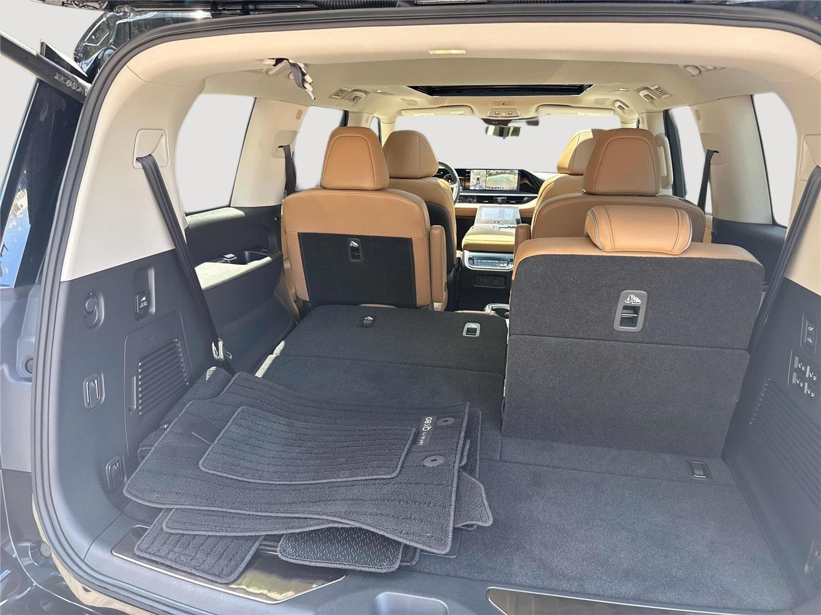 Certified Used 2025 Mineral Black INFINITI SENSORY image 31