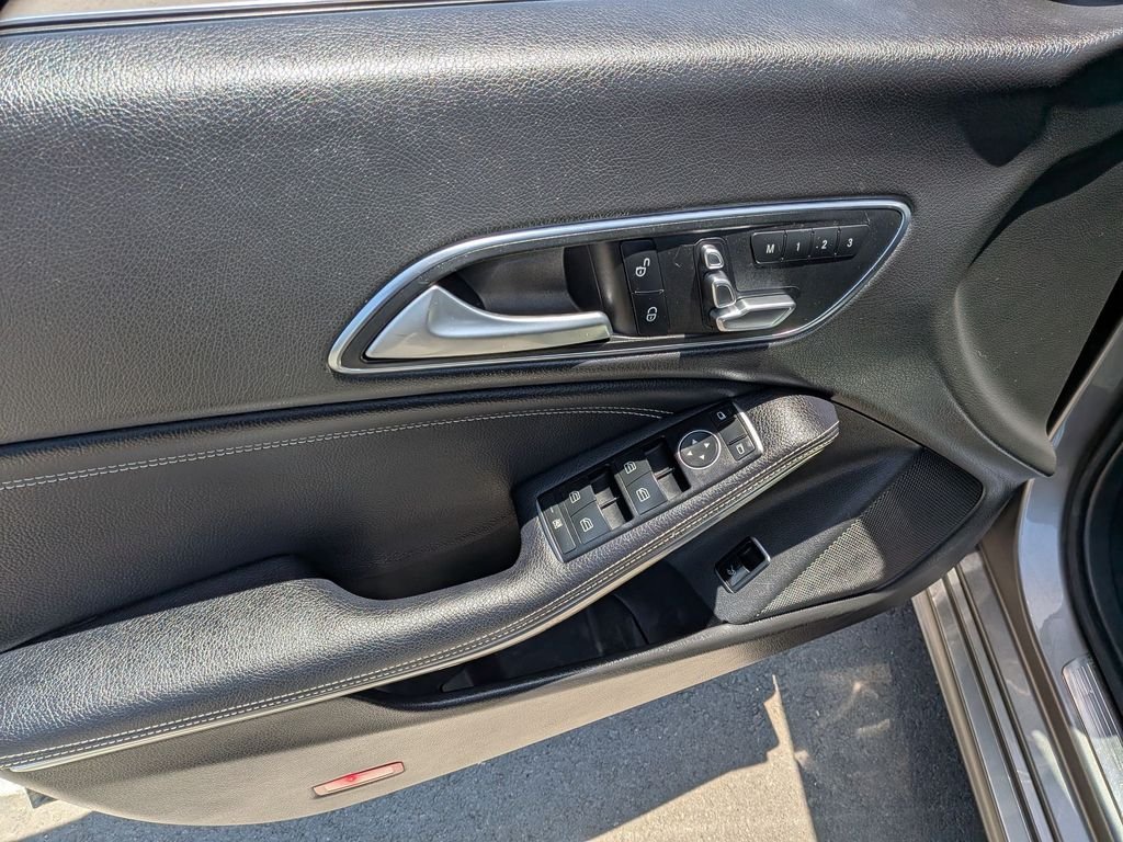 Used 2018  Mercedes-Benz CLA 250 image 14