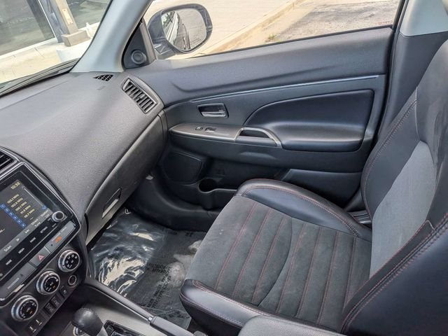 Used 2024 Silver Mitsubishi 2.0 SE image 16
