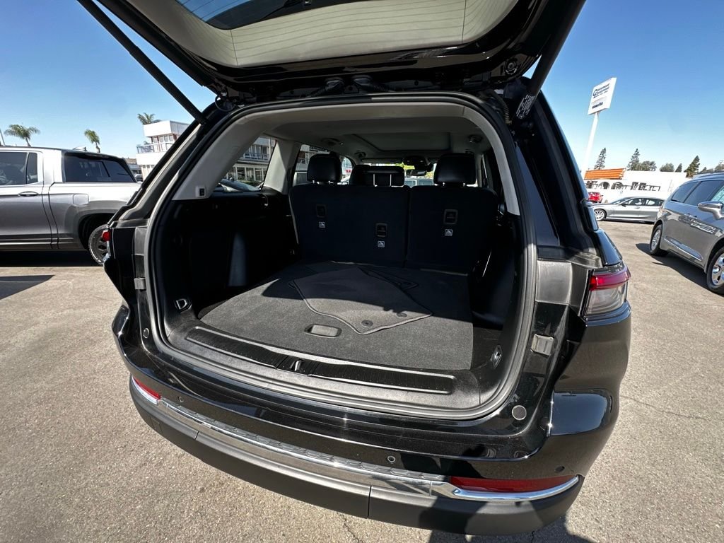 Used 2022 Black Jeep 4xe image 17